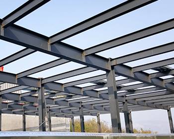 阜新框架钢结构钢材选型有啥要点？